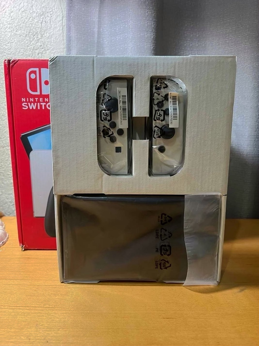 Nintendo Switch OLED 64GB White Used image 4