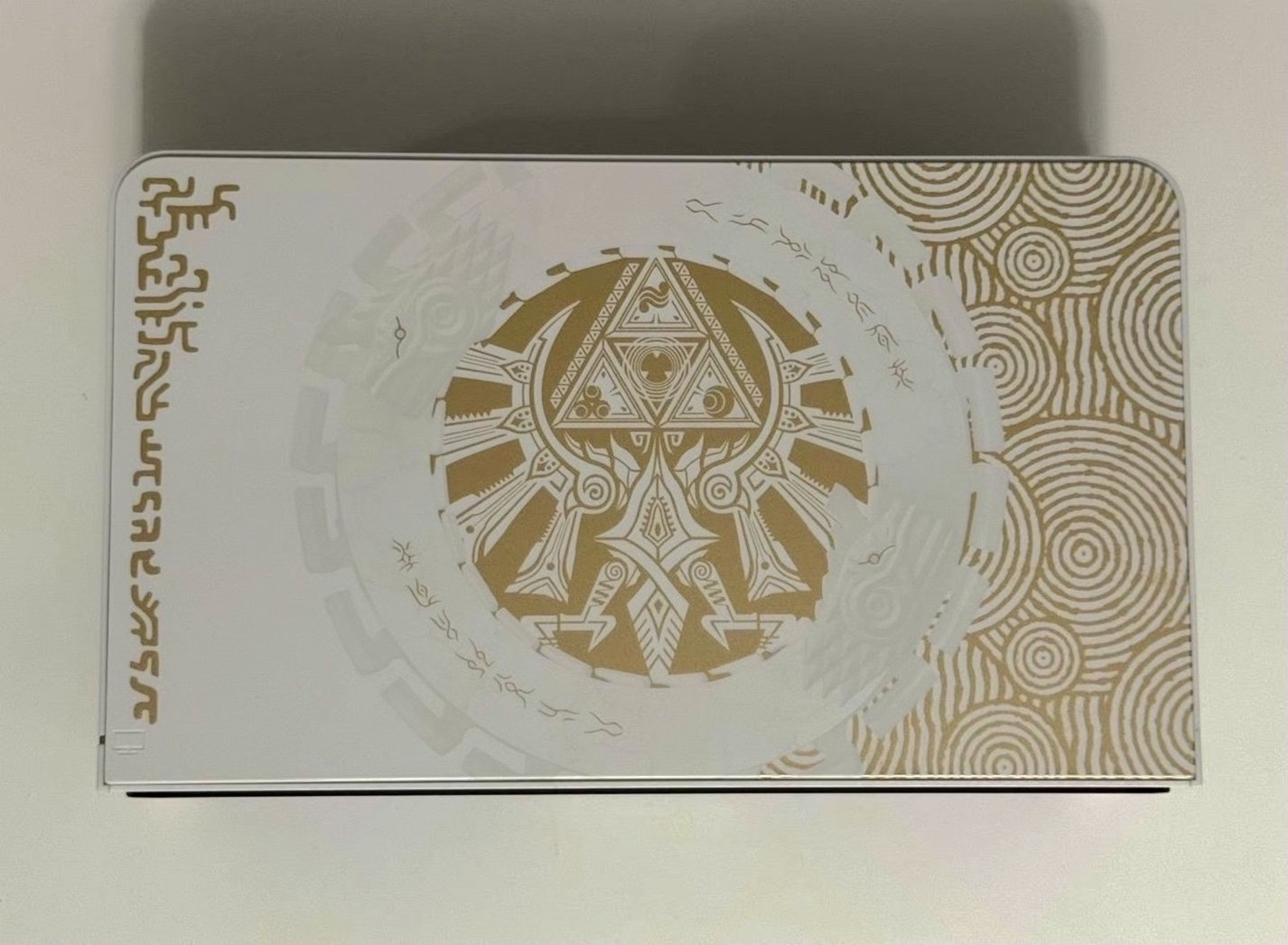 Nintendo Zelda Tears of the Kingdom Switch OLED 64GB Special Edition - Used image 4