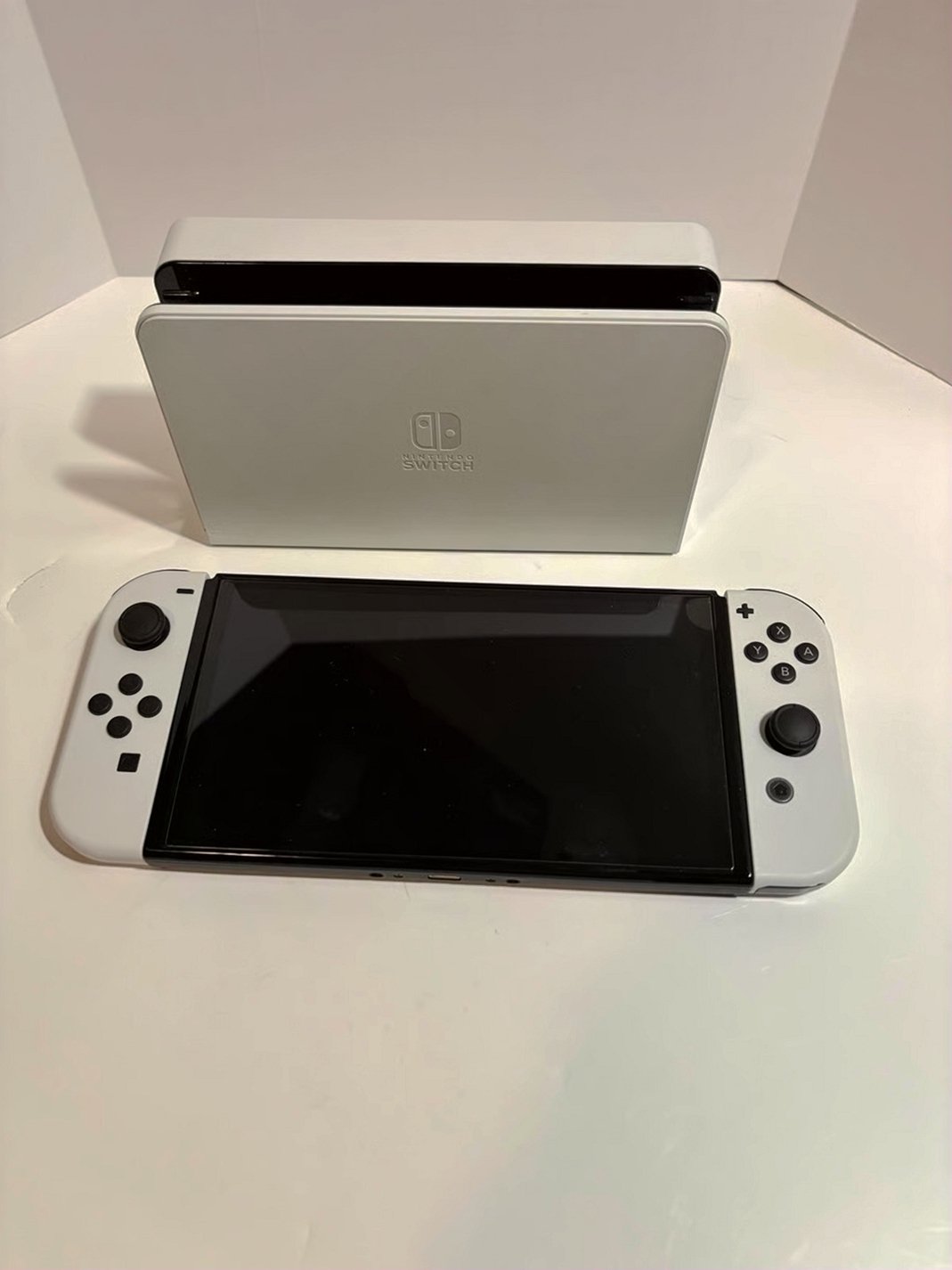 Nintendo Switch OLED HEG-001 Portable Handheld Console Bundle - Used