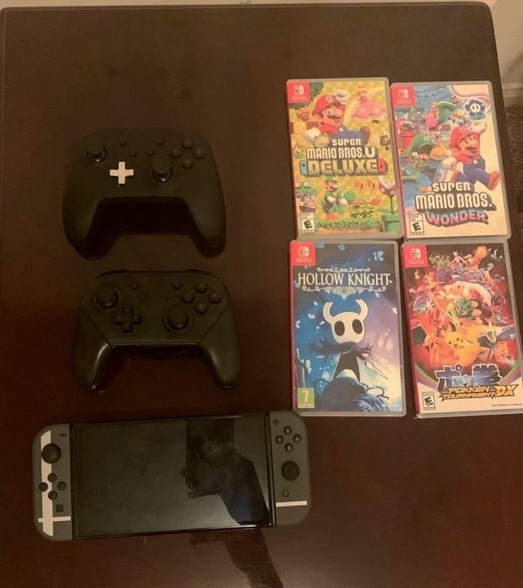 Nintendo Switch OLED Bundle 256GB Used