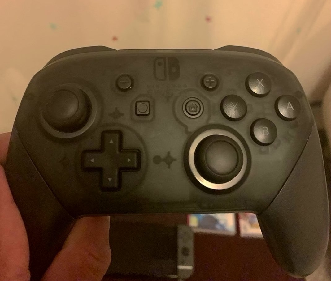 Nintendo Switch OLED Bundle 256GB Used image 3