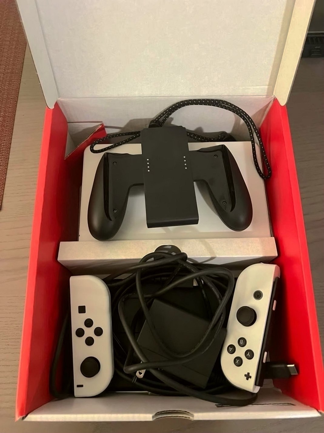 Nintendo Switch OLED 3V67 64GB White - Used image 2