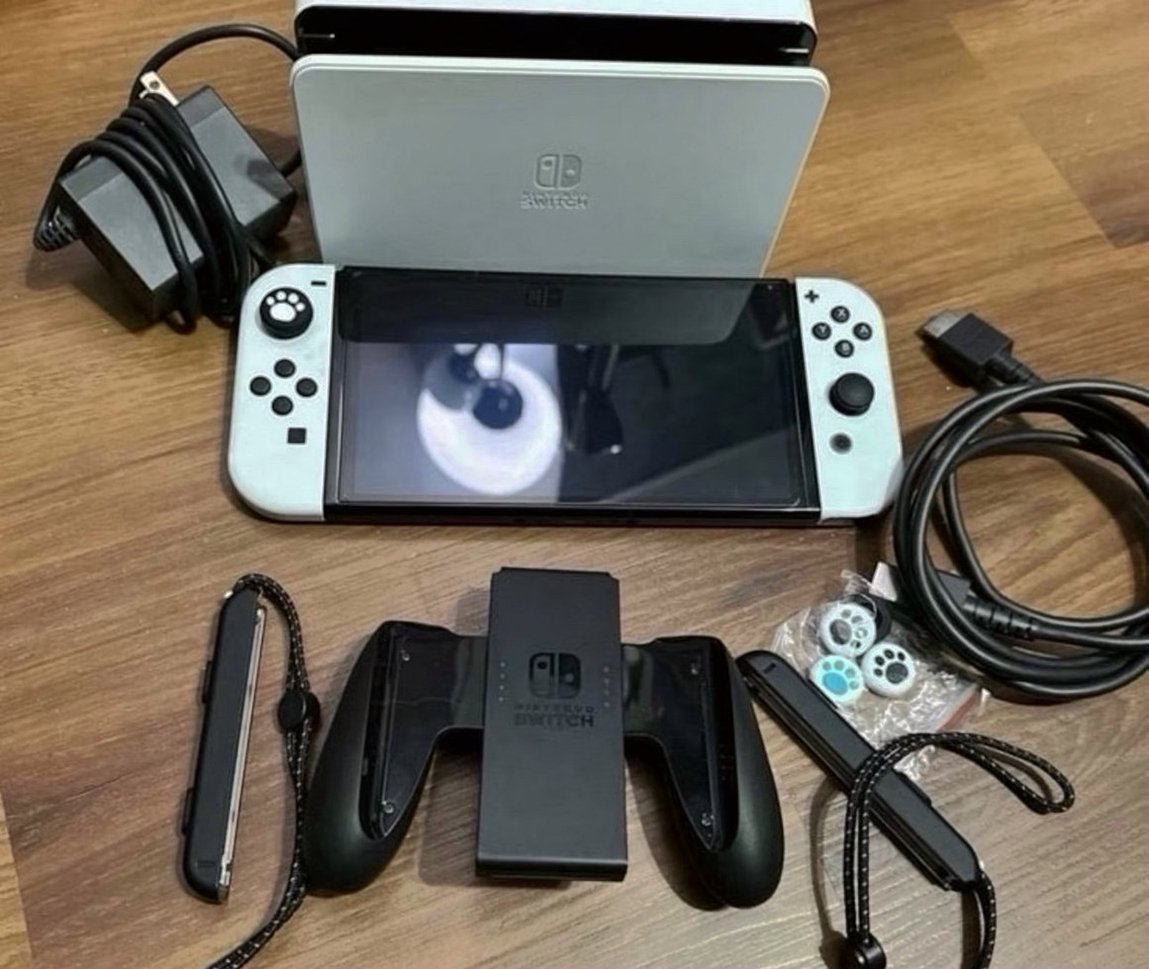 Nintendo Switch OLED 6N81 - Used