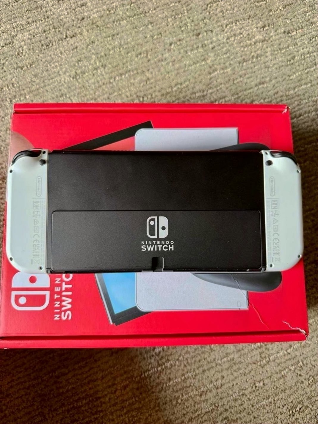 Nintendo Switch OLED 64GB White Used image 3