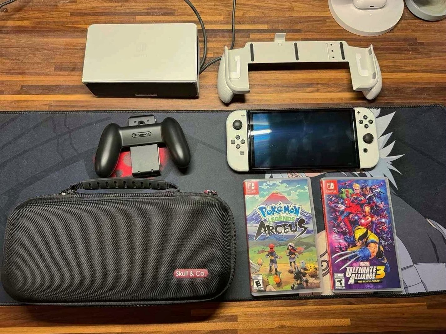 Nintendo Switch OLED Bundle 128GB Skull & Co. Neogrip Used