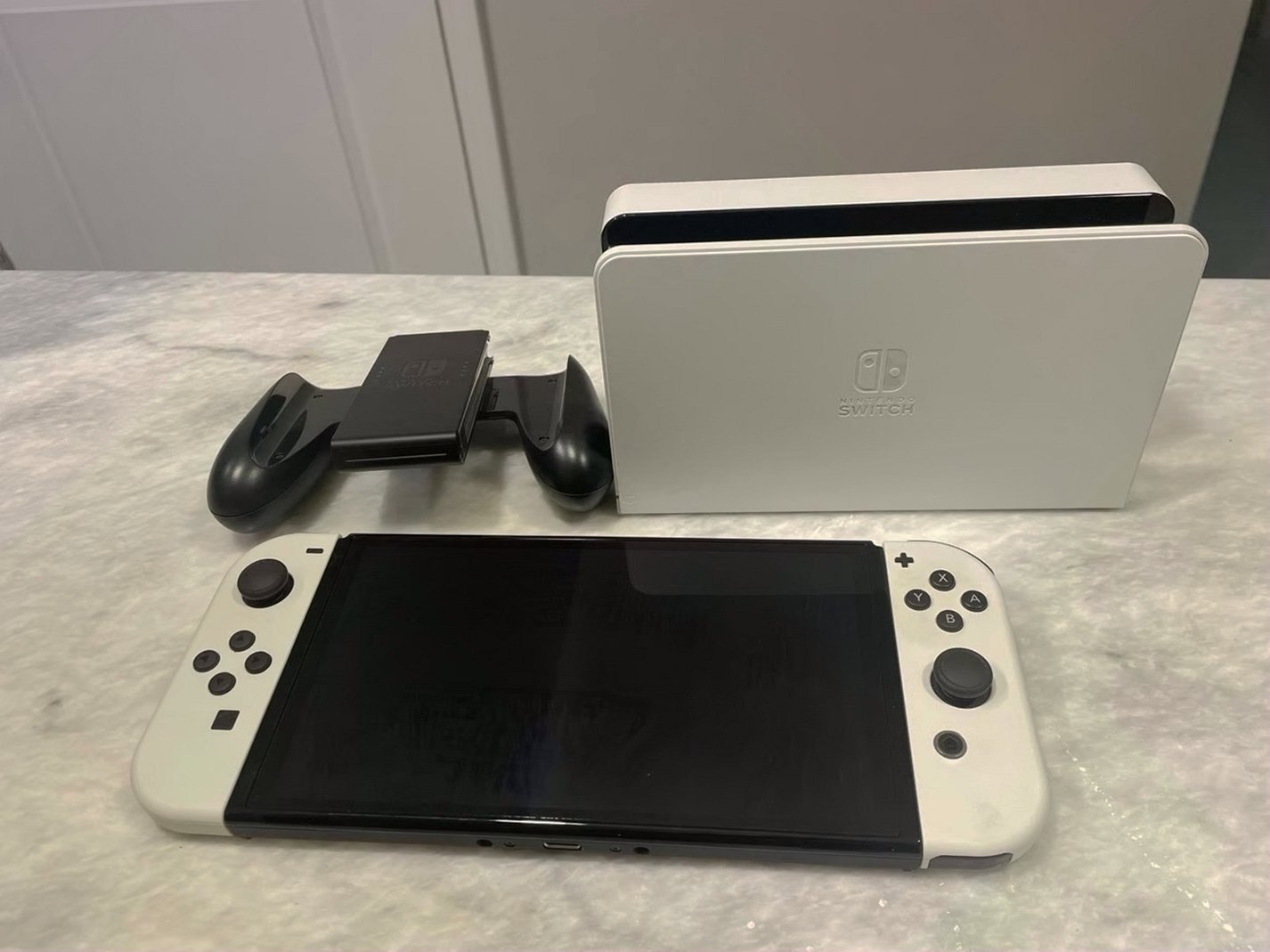 Nintendo Switch OLED 2T39 White - Used