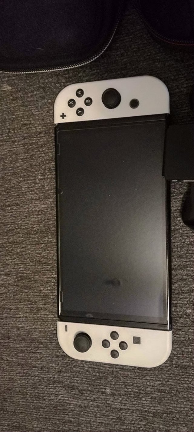Nintendo OLED Switch Bundle 3B82 - Used image 5