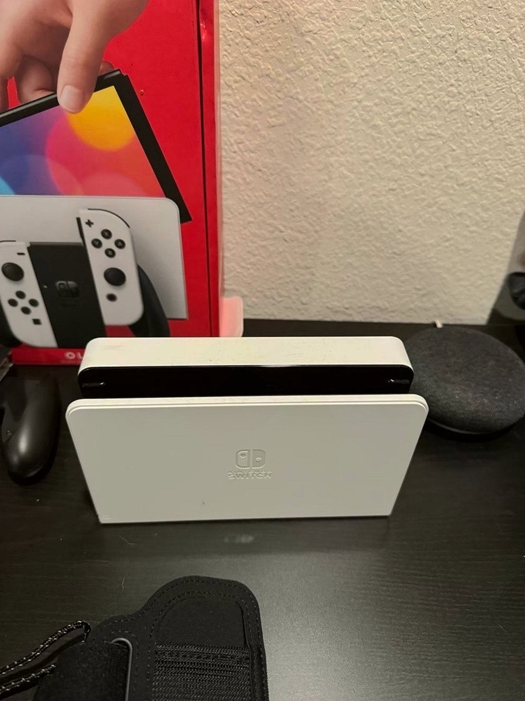 Nintendo Switch OLED Bundle 1V29 Used image 2