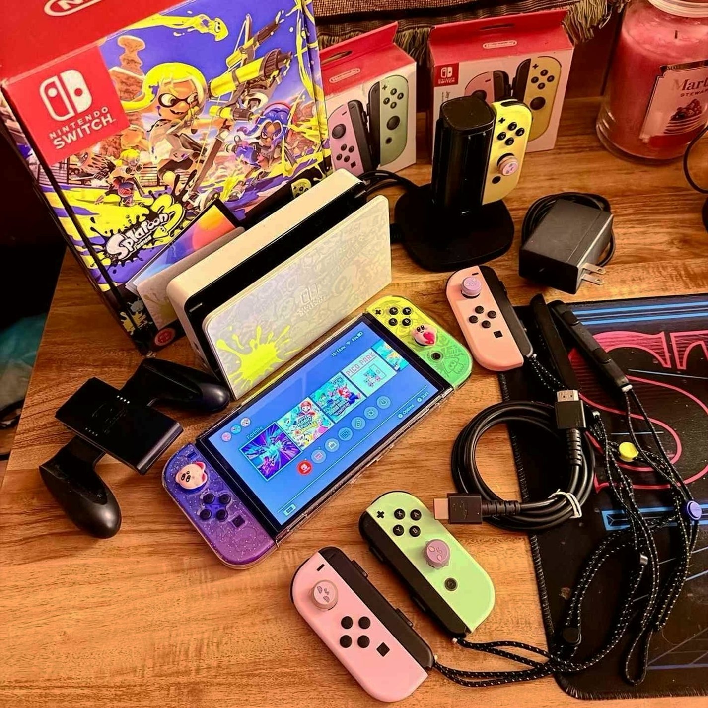 Nintendo Switch Splatoon Edition OLED 6 Joycons Used image 2
