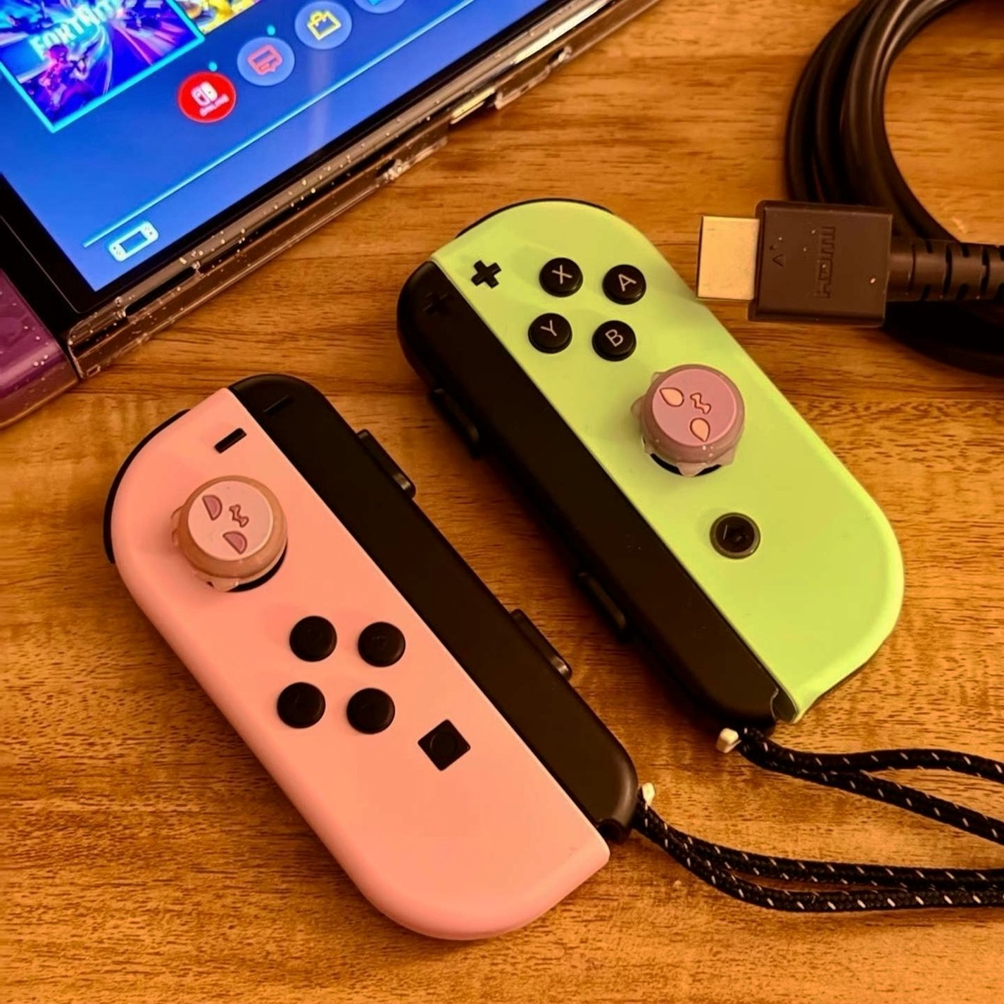 Nintendo Switch Splatoon Edition OLED 6 Joycons Used image 4