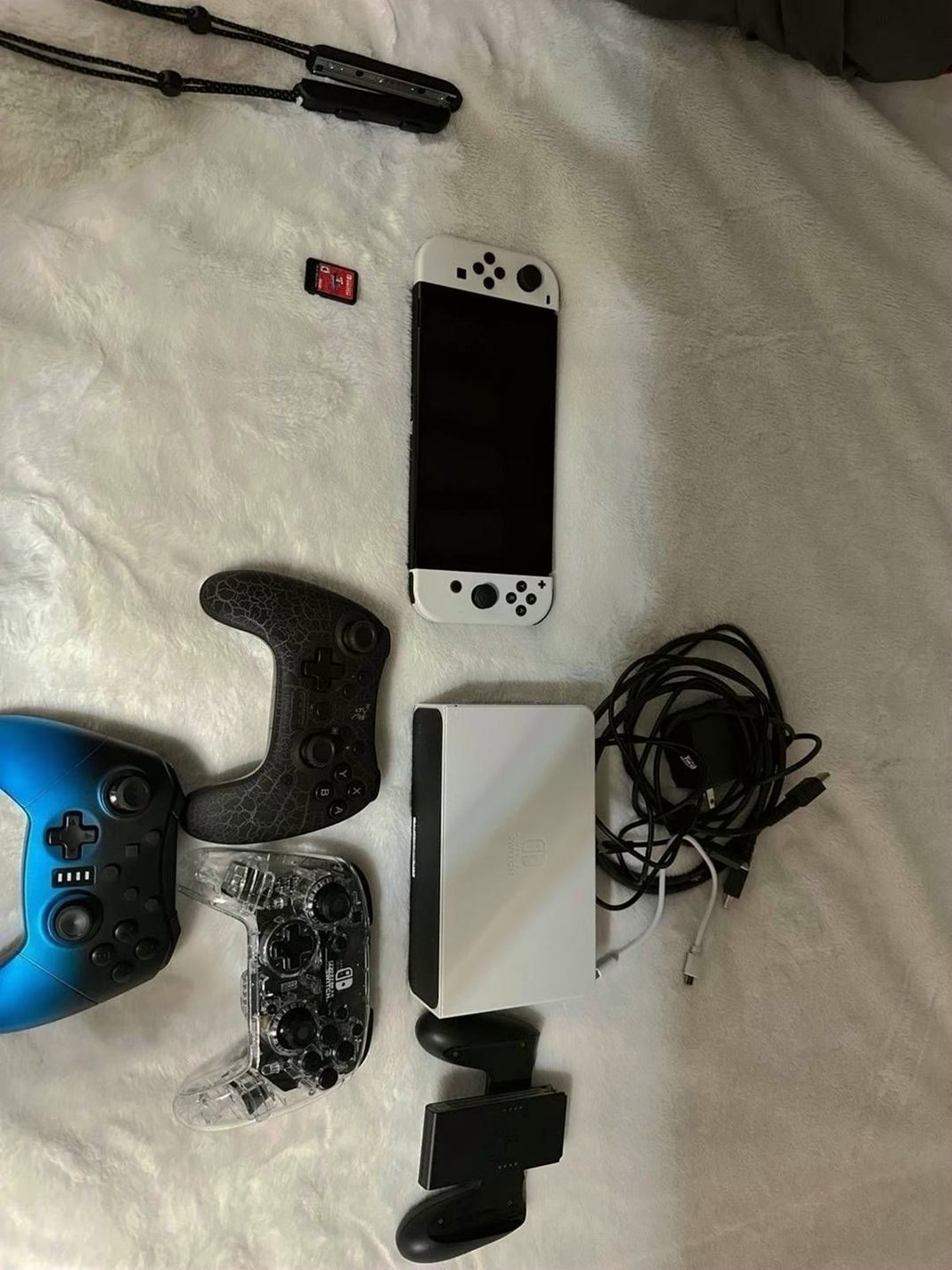 Nintendo Switch OLED 256GB Bundle - Used