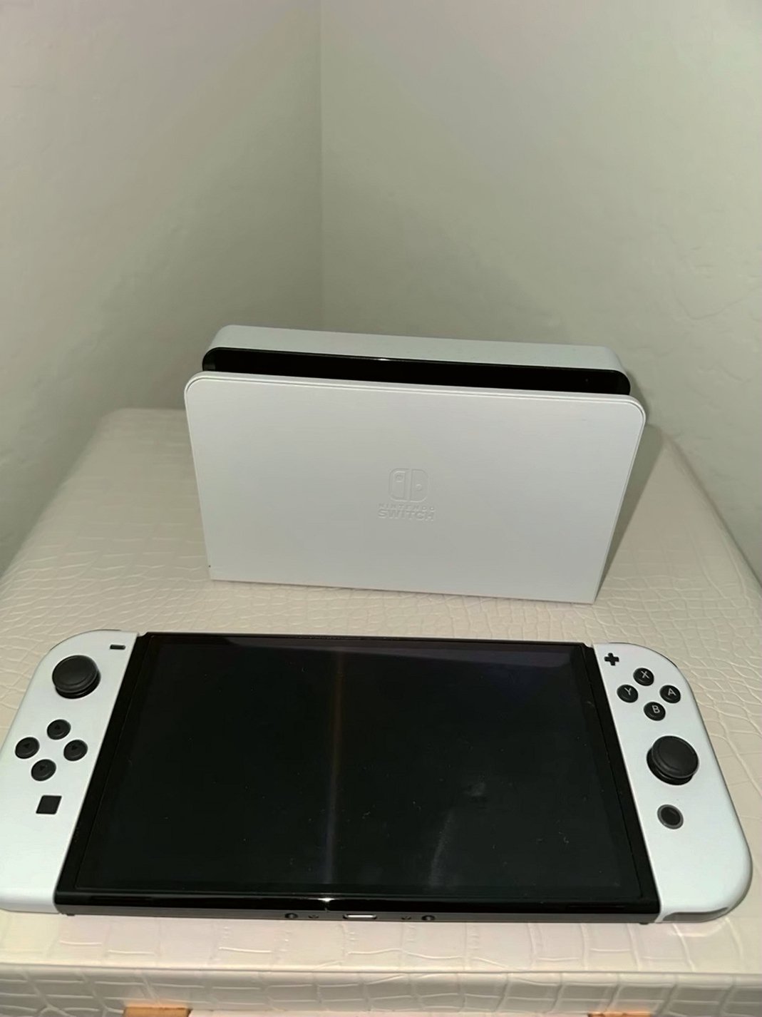 Nintendo Switch OLED Bundle 1U25 - Used image 4