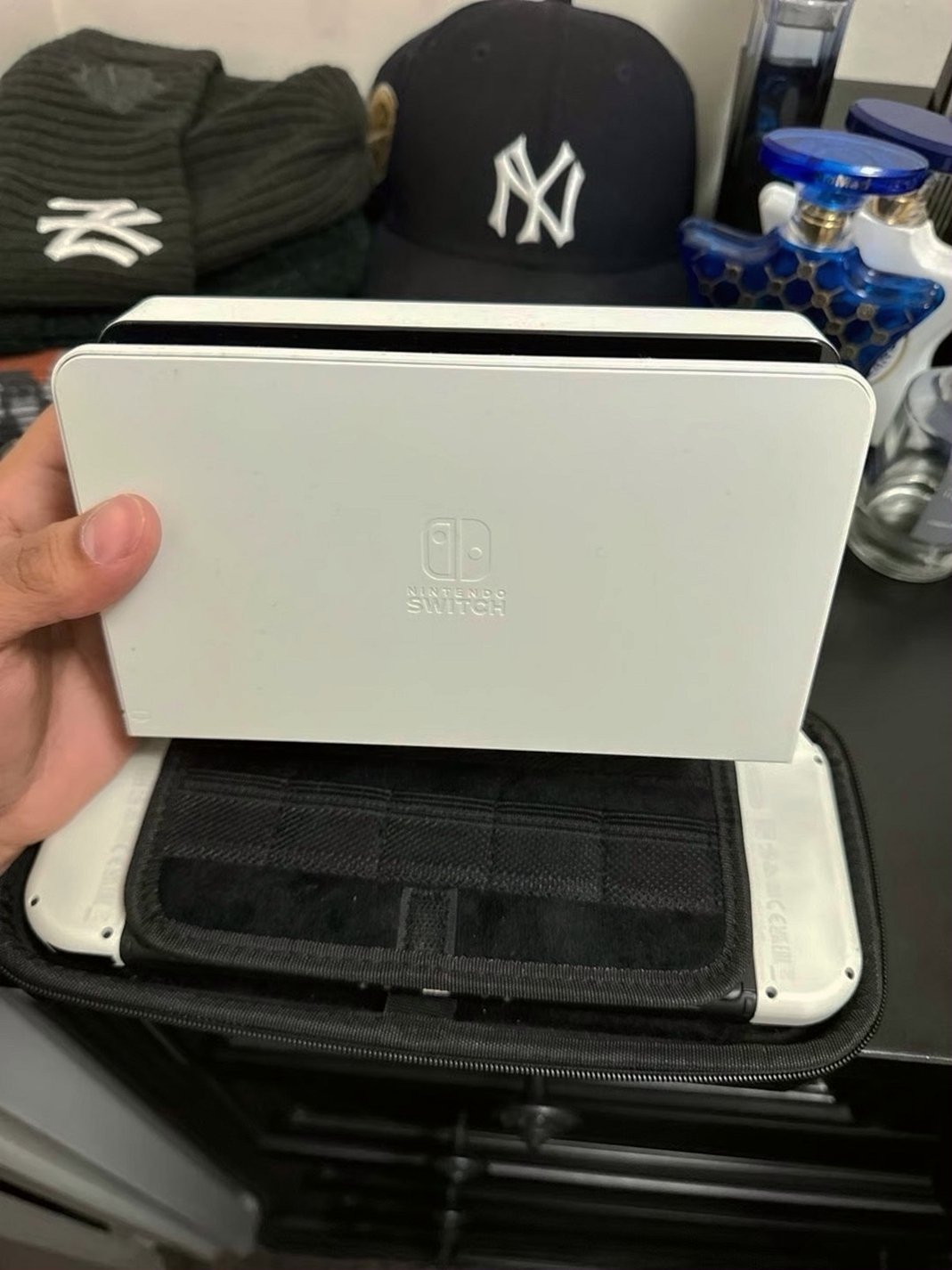 Nintendo Switch OLED 64GB White - Used image 4