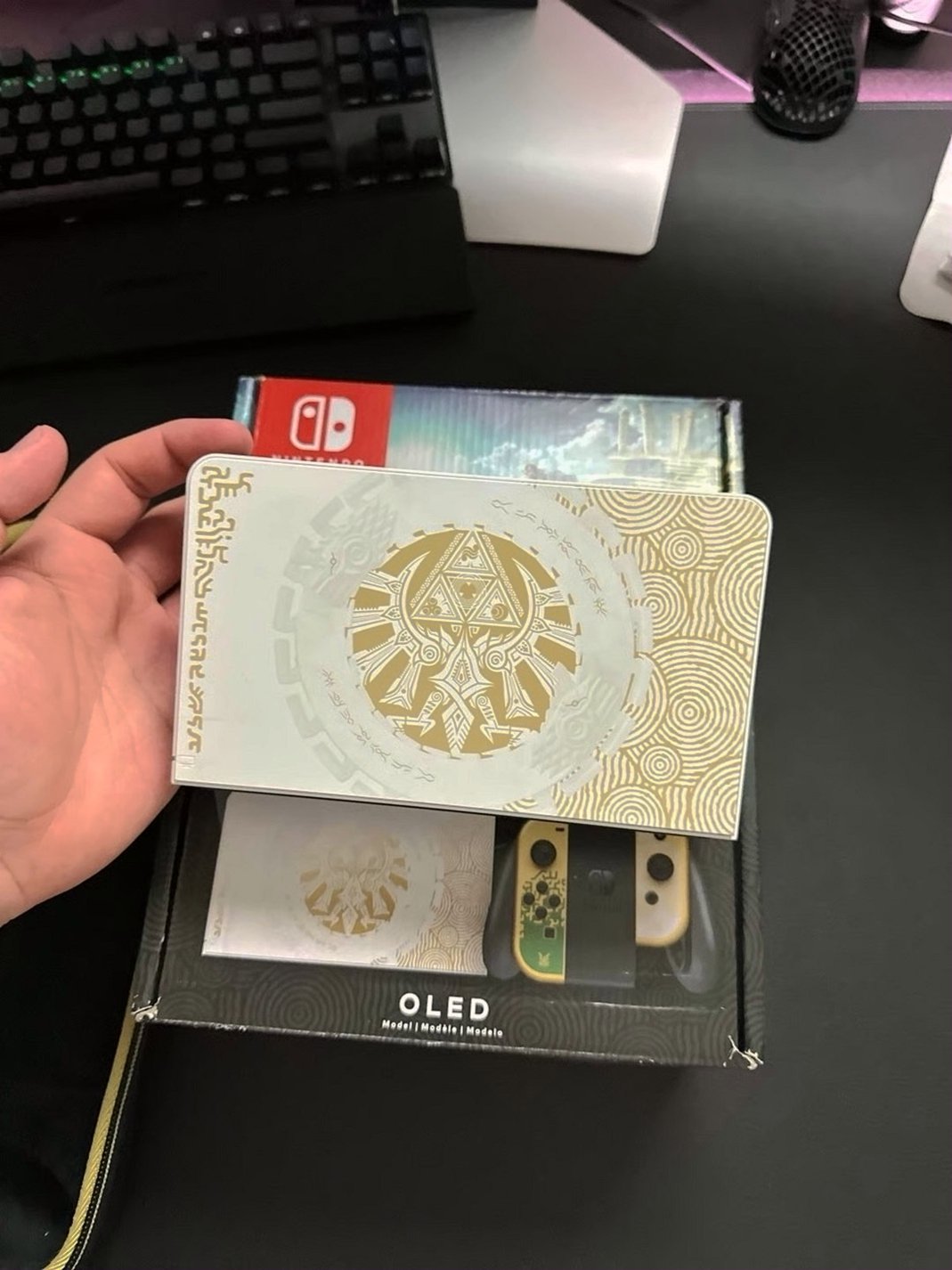 Nintendo Switch OLED Legend of Zelda Tears of the Kingdom Unlocked - Used image 5