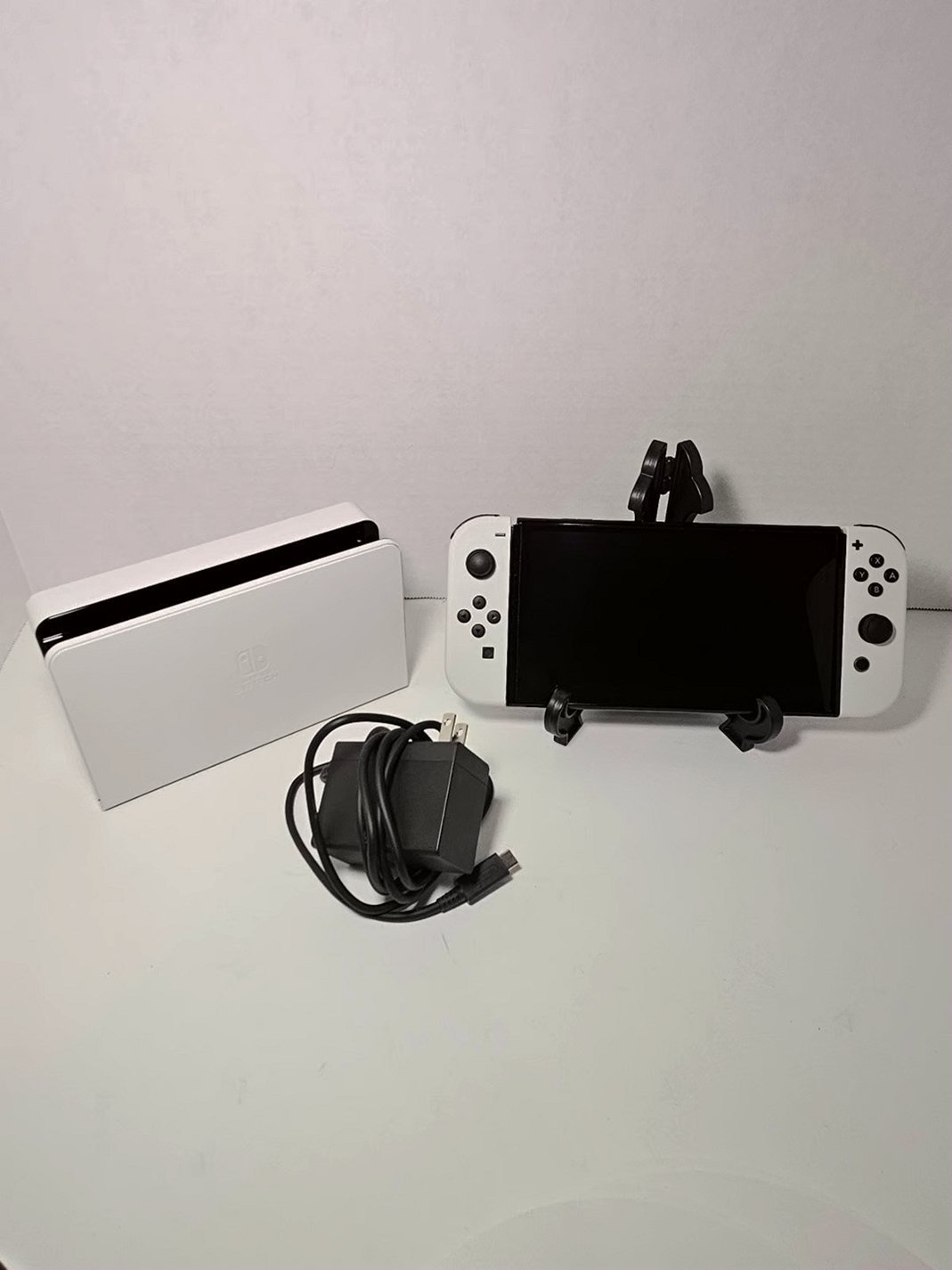 Nintendo Switch OLED Console Unlocked - Used image 2