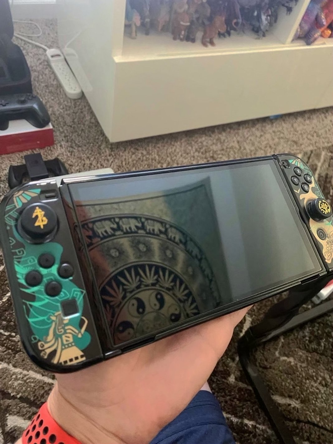 Nintendo Switch OLED Bundle 128GB Used - Like New image 3