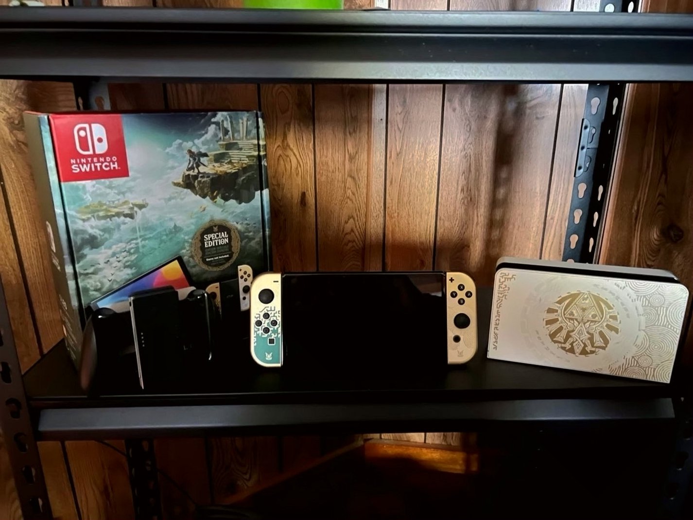 Nintendo Switch OLED Special Edition 8V72 Legend of Zelda Used