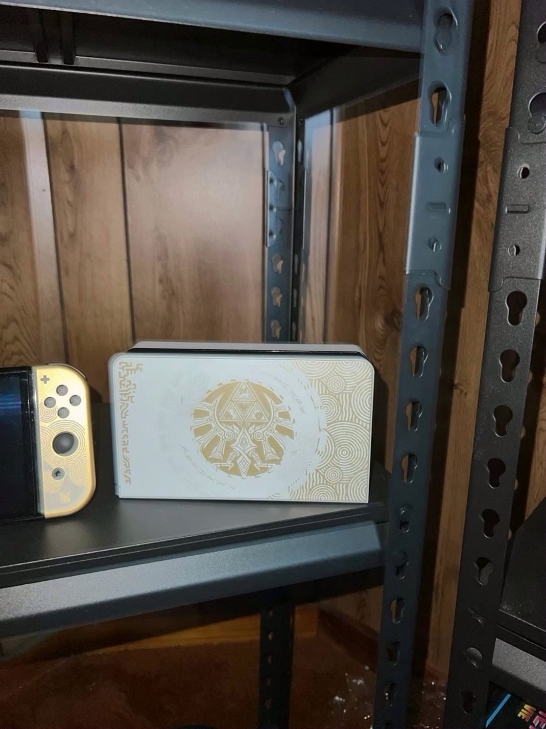 Nintendo Switch OLED Special Edition 8V72 Legend of Zelda Used image 2