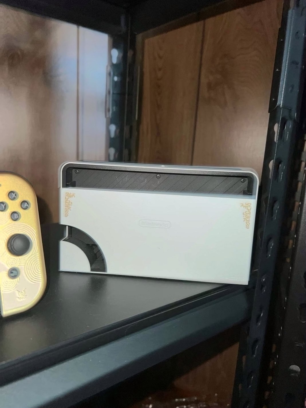 Nintendo Switch OLED Special Edition 8V72 Legend of Zelda Used image 3
