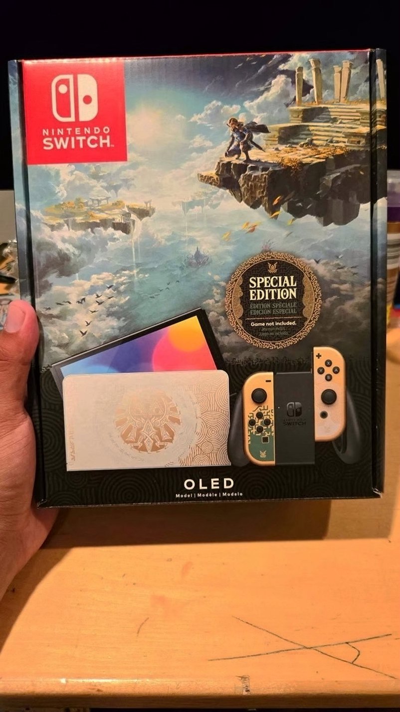 Nintendo Zelda Tears of The Kingdom Switch OLED 6W29 - Used