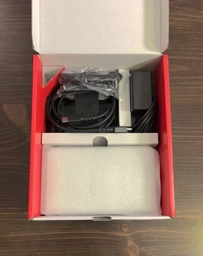 Nintendo Switch OLED 5B22 Unlocked - Used image 3