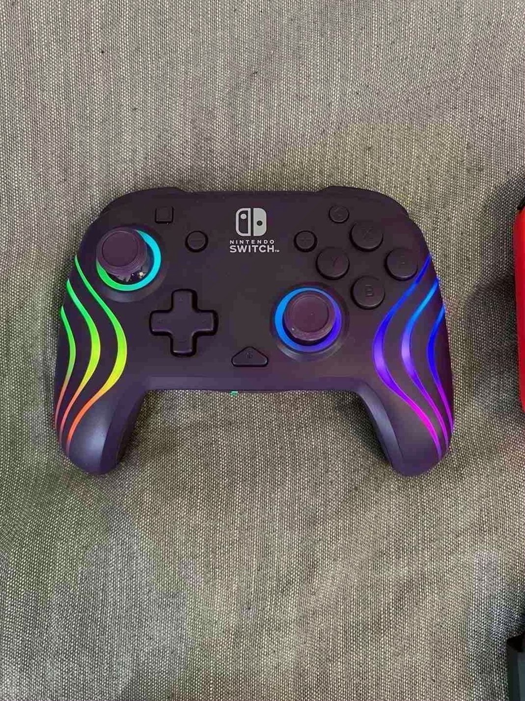 Nintendo Switch OLED Mario Edition Bundle 1L77 Used image 4