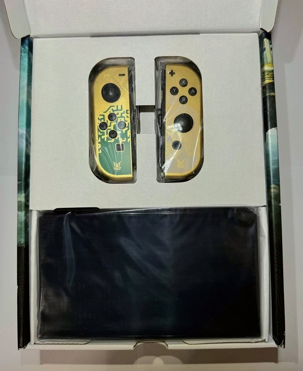 Nintendo Switch OLED Zelda Edition Unlocked - Used image 3
