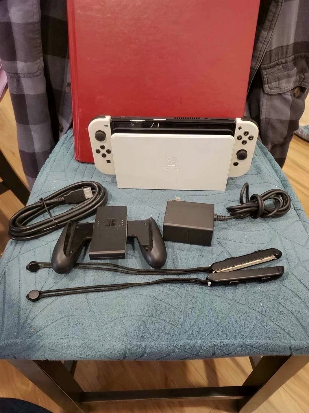 Nintendo Switch OLED 64GB White - Used