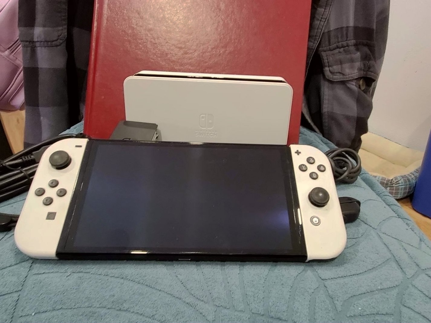 Nintendo Switch OLED 64GB White - Used image 4