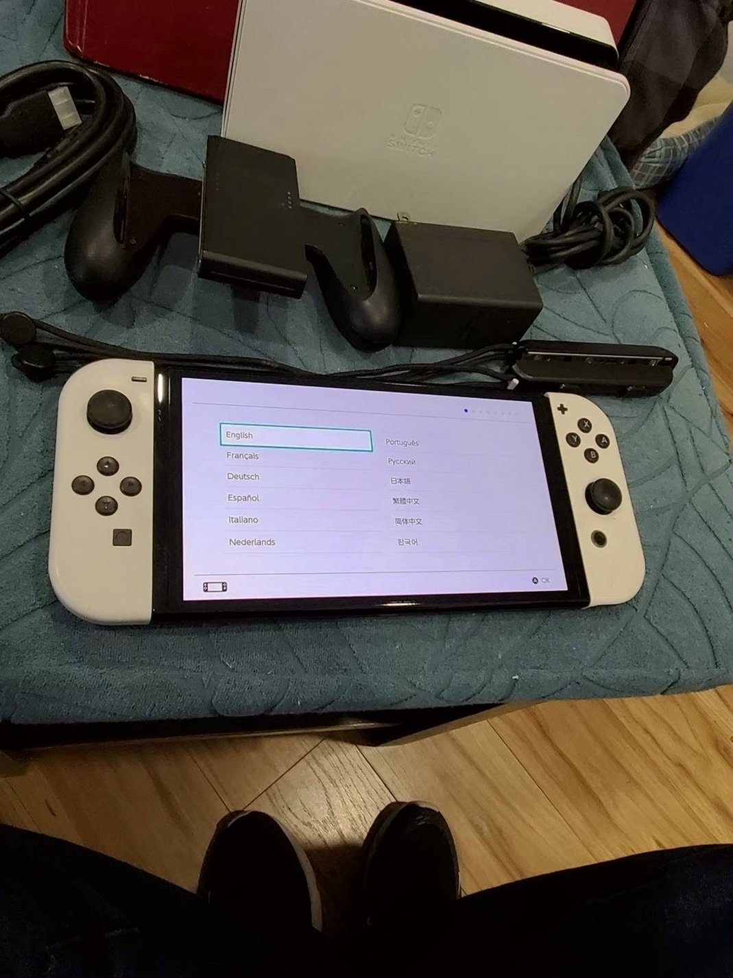 Nintendo Switch OLED 64GB White - Used image 5