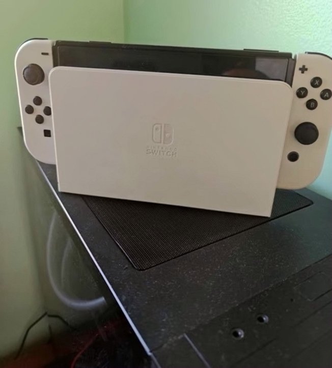 Nintendo Switch OLED 5E88 - Used image 2