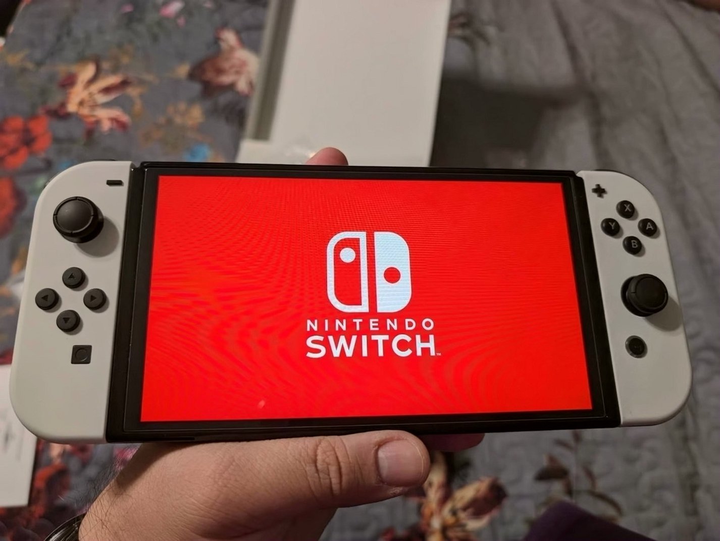 Nintendo Switch OLED White Unlocked - Used image 2