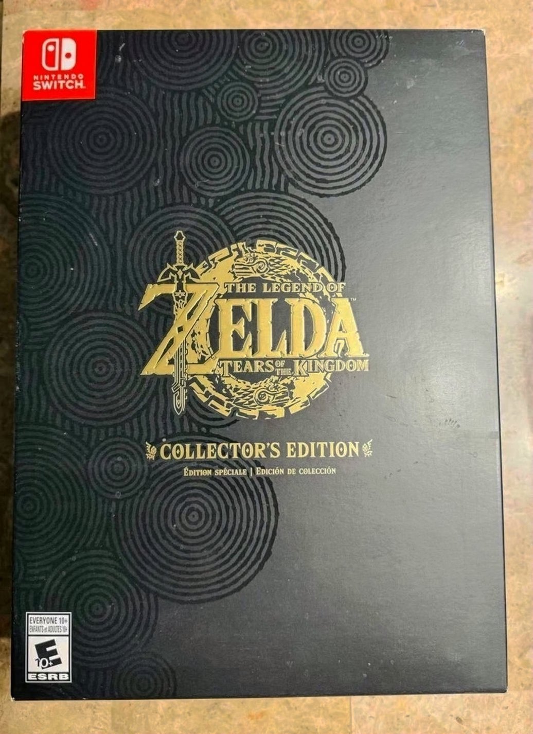 Nintendo Switch OLED The Legend of Zelda Tears of the Kingdom Collectors Bundle - Used image 5