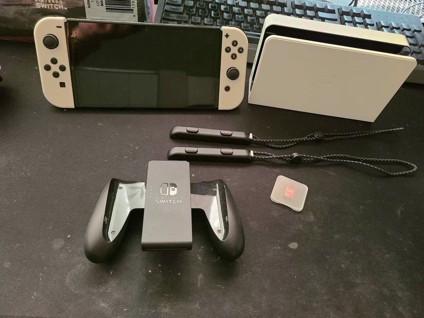 Nintendo Switch OLED 128GB White - Used image 3