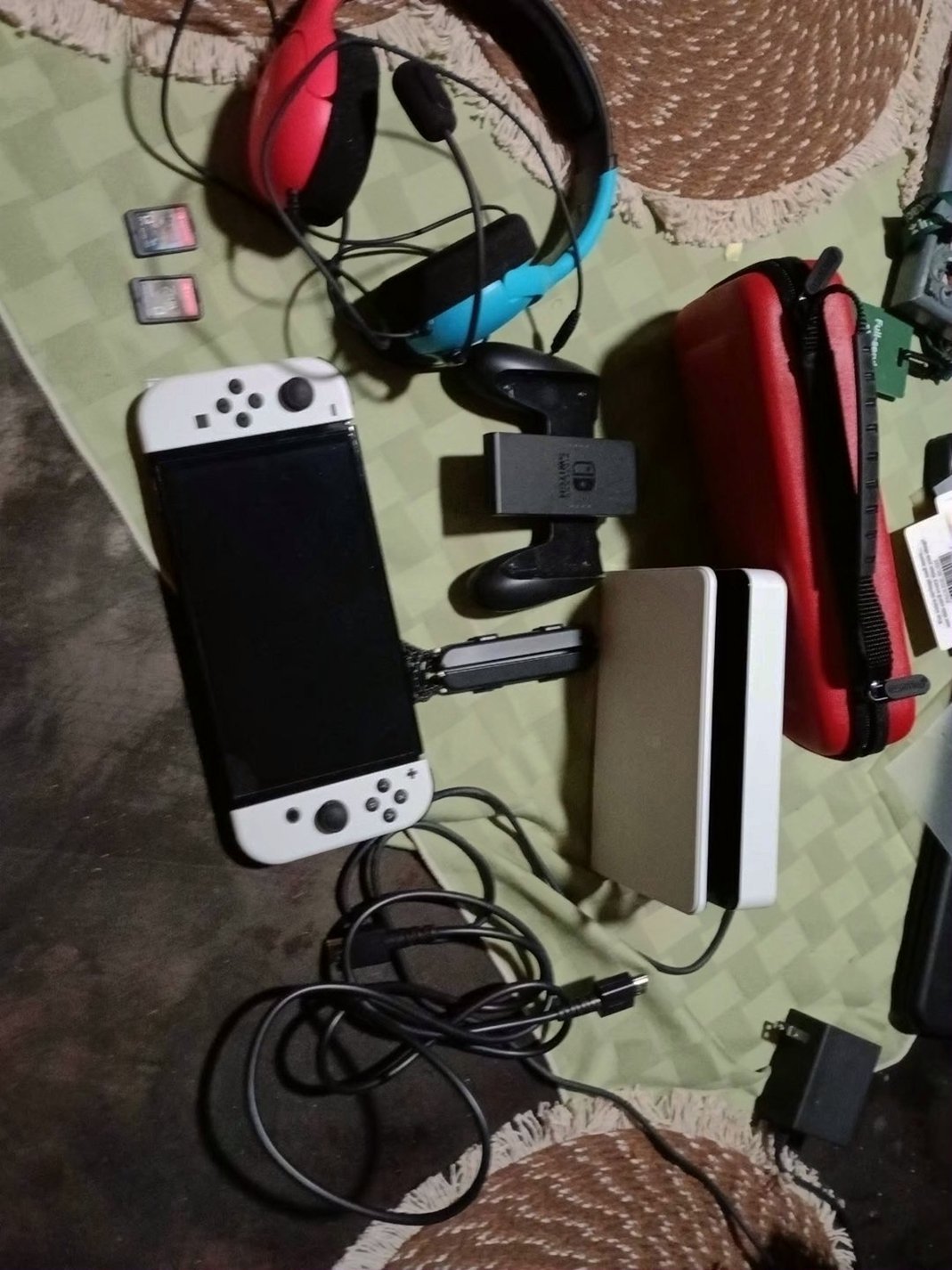 Nintendo Switch OLED 256GB White Used - Unlocked