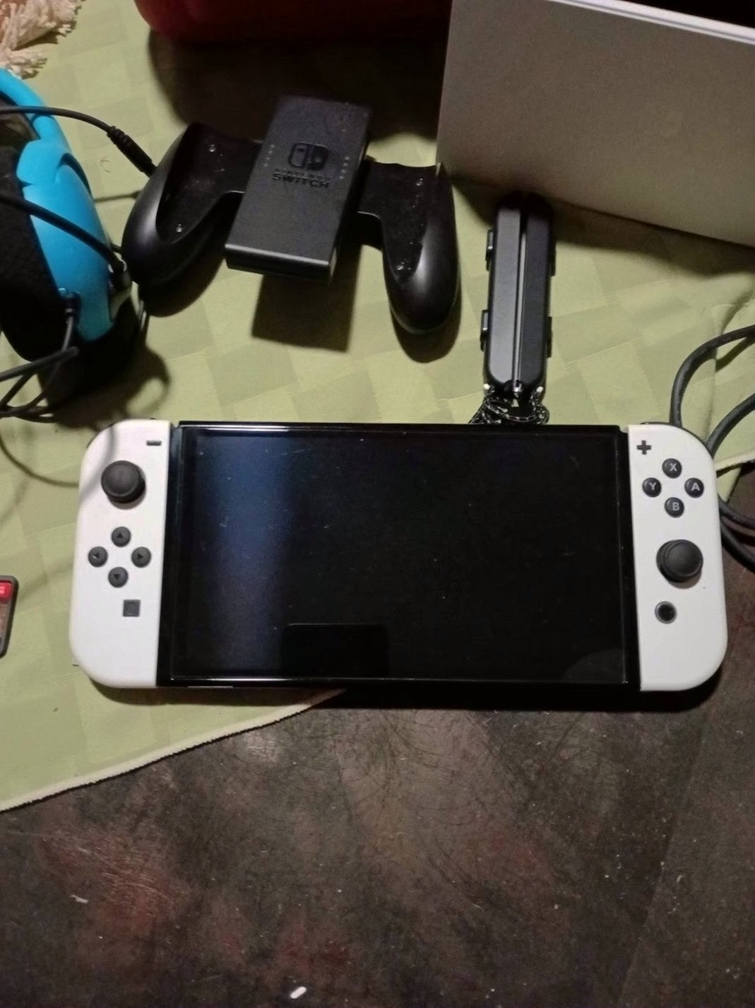 Nintendo Switch OLED 256GB White Used - Unlocked image 3