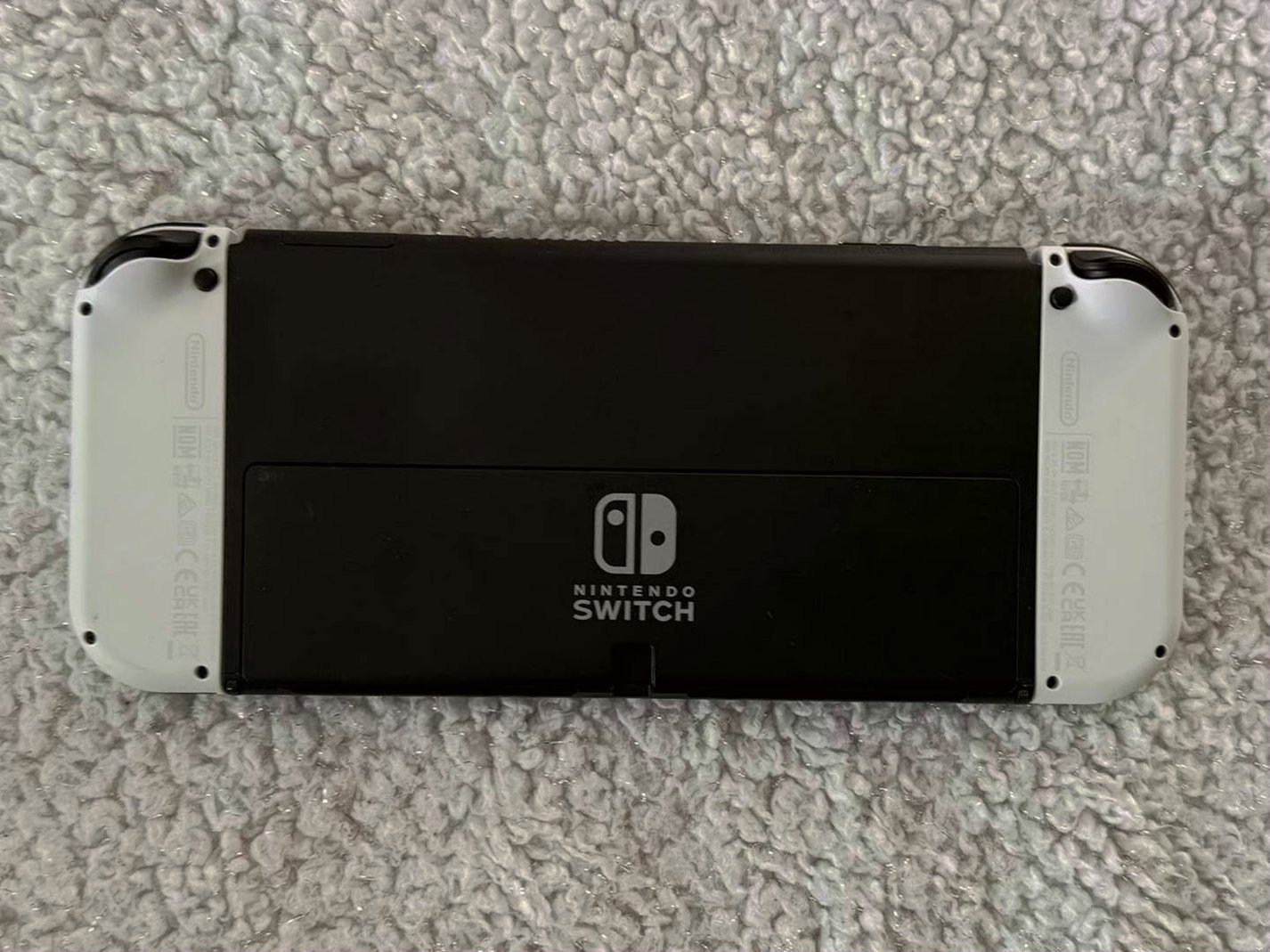 Nintendo Switch OLED White Unlocked - Used image 3