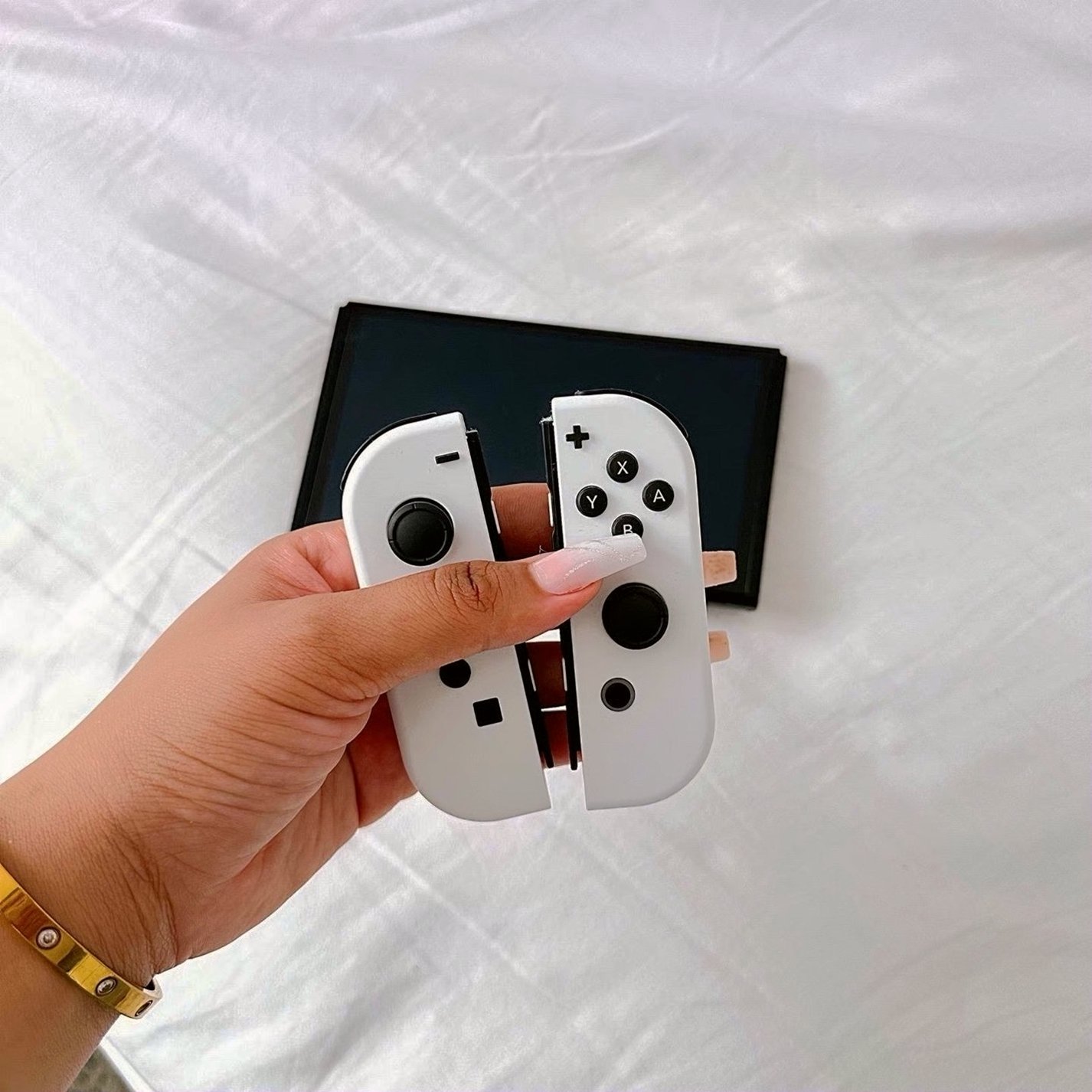 Nintendo Switch OLED 8H69 - Used image 4