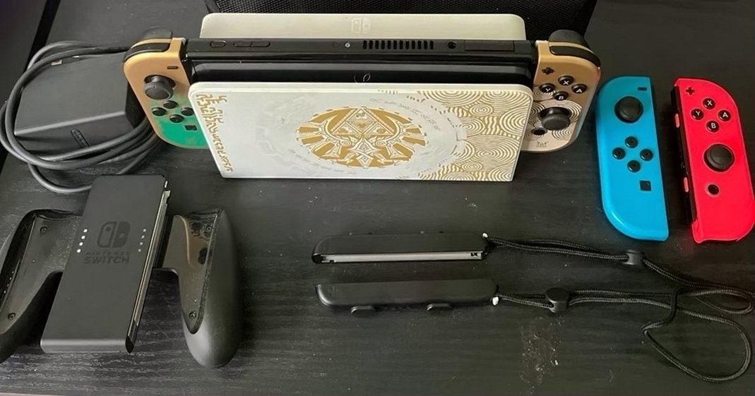 Nintendo Special Edition Zelda Tears of the Kingdom Switch OLED Used