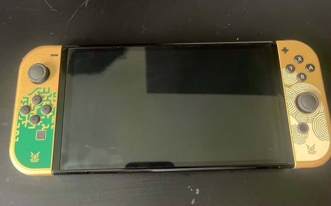 Nintendo Special Edition Zelda Tears of the Kingdom Switch OLED Used image 2