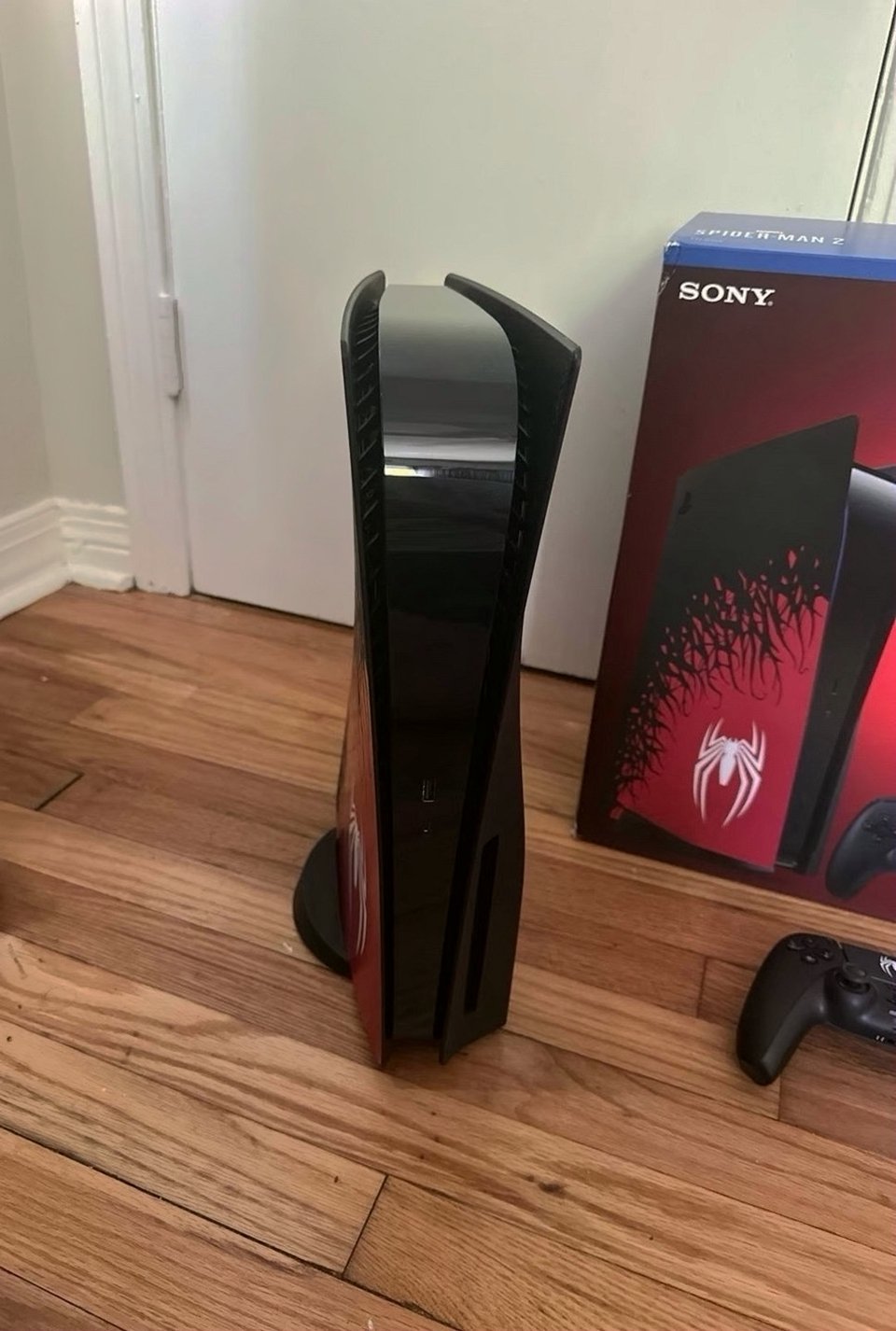 Sony PlayStation 5 Disc Marvel’s Spider-Man 2 Limited Edition Console Bundle - Used image 5