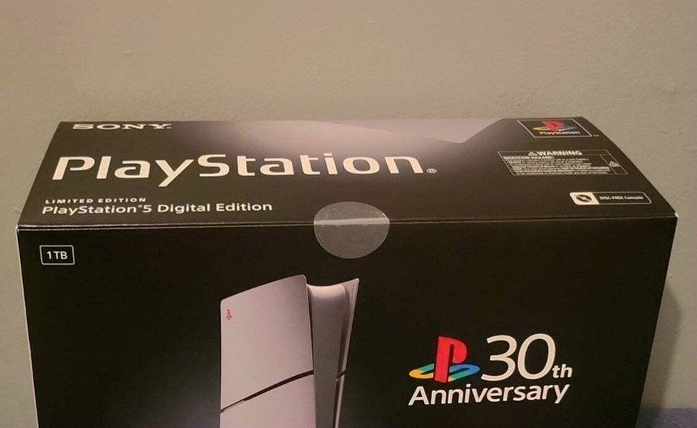 Sony PlayStation 5 30th Anniversary Limited Edition - Used image 3