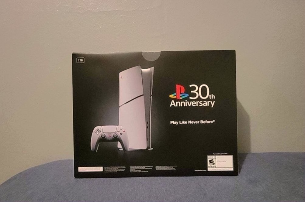 Sony PlayStation 5 30th Anniversary Limited Edition - Used image 5