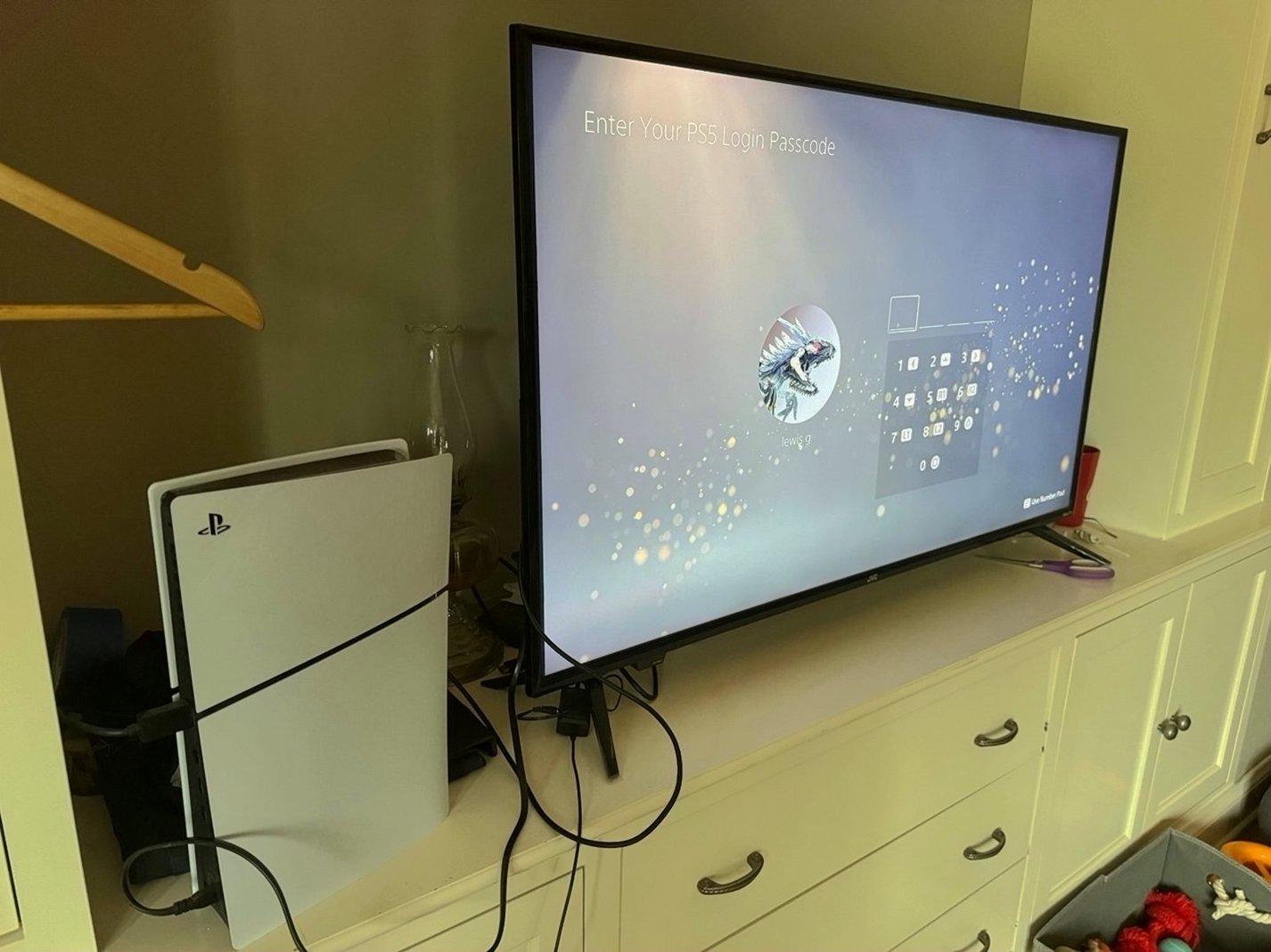 Sony PlayStation 5 Digital Edition 825GB White Used image 5