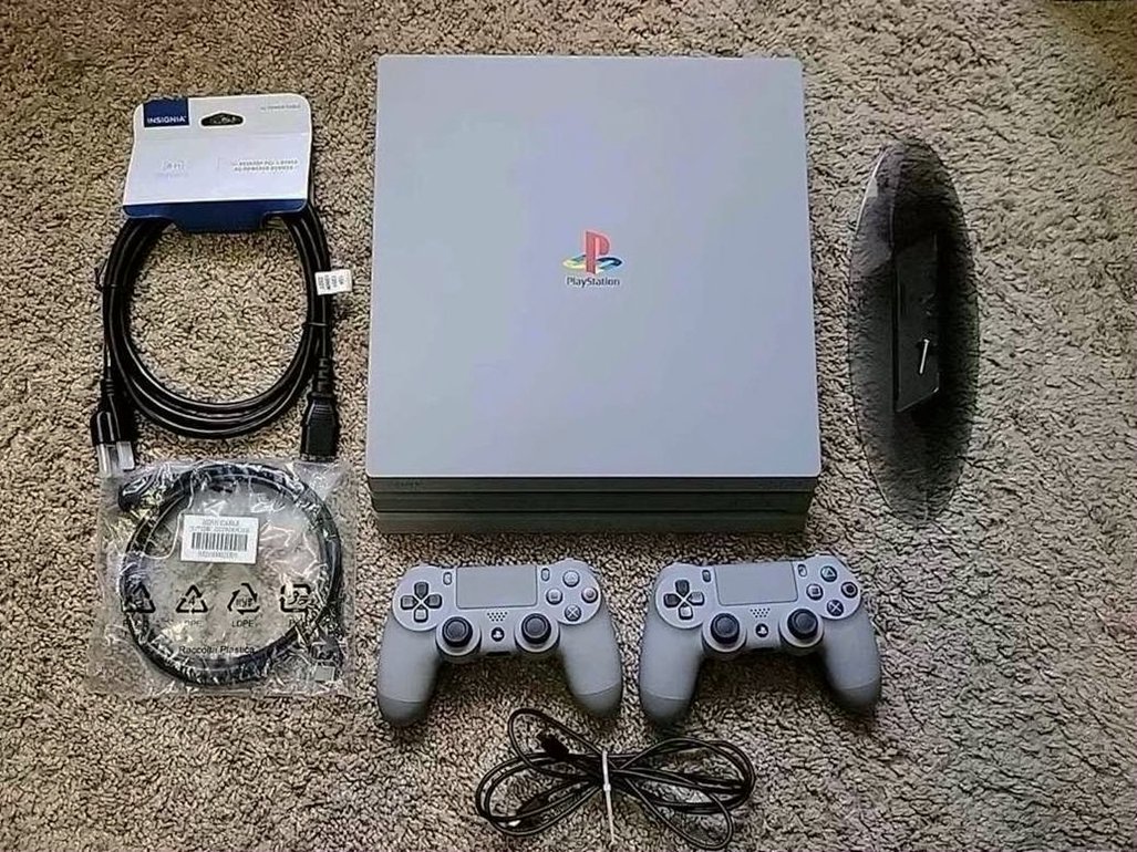Sony PlayStation 4 Pro 1TB Retro Edition Unlocked - Used