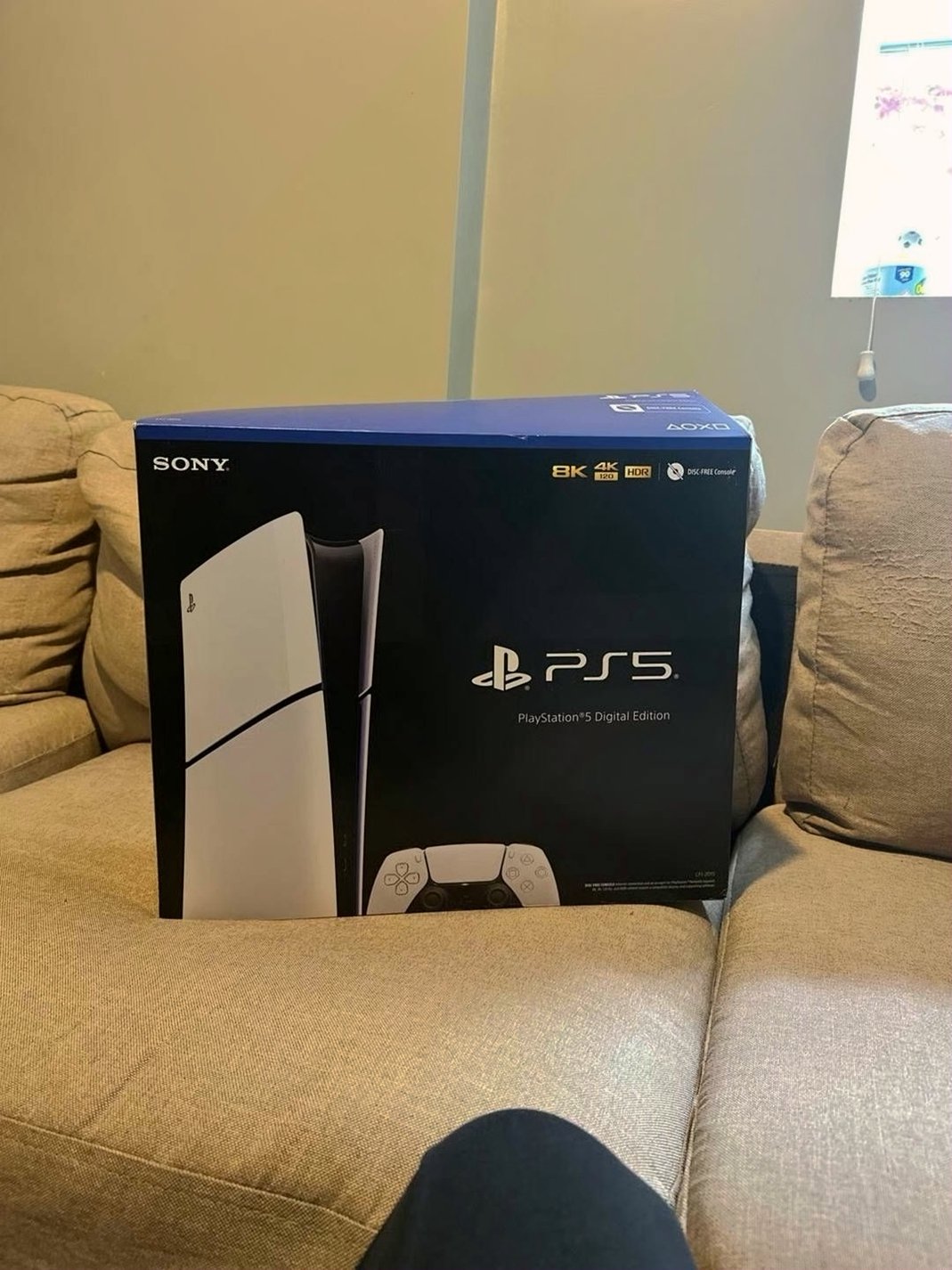 Sony PlayStation 5 Digital Edition White Unlocked - Used