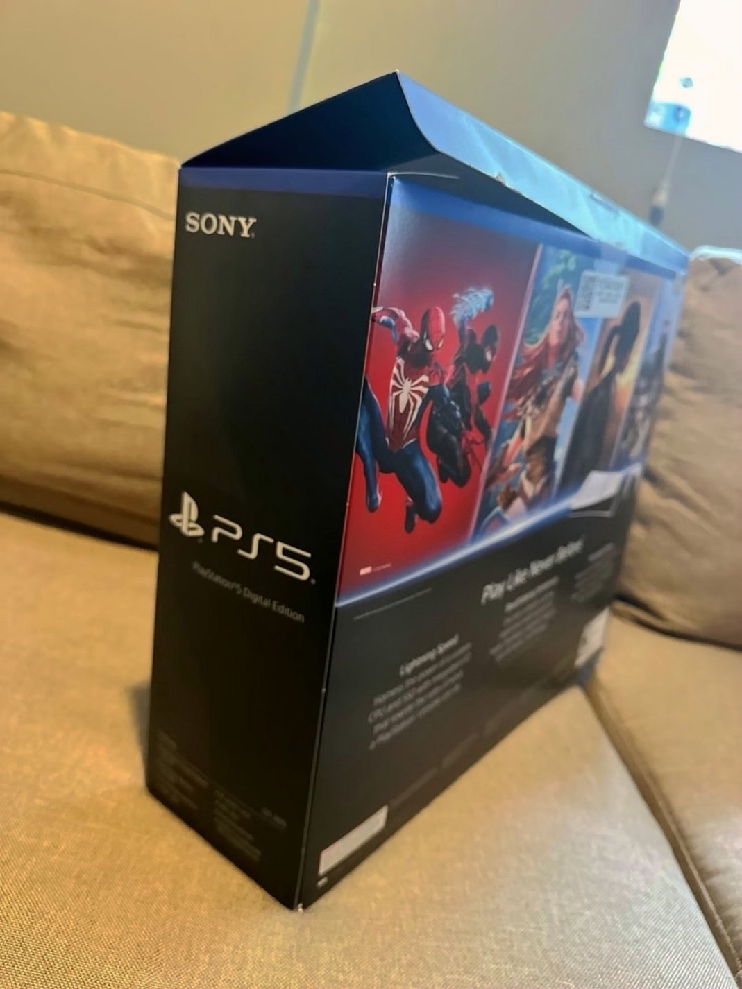 Sony PlayStation 5 Digital Edition White Unlocked - Used image 3