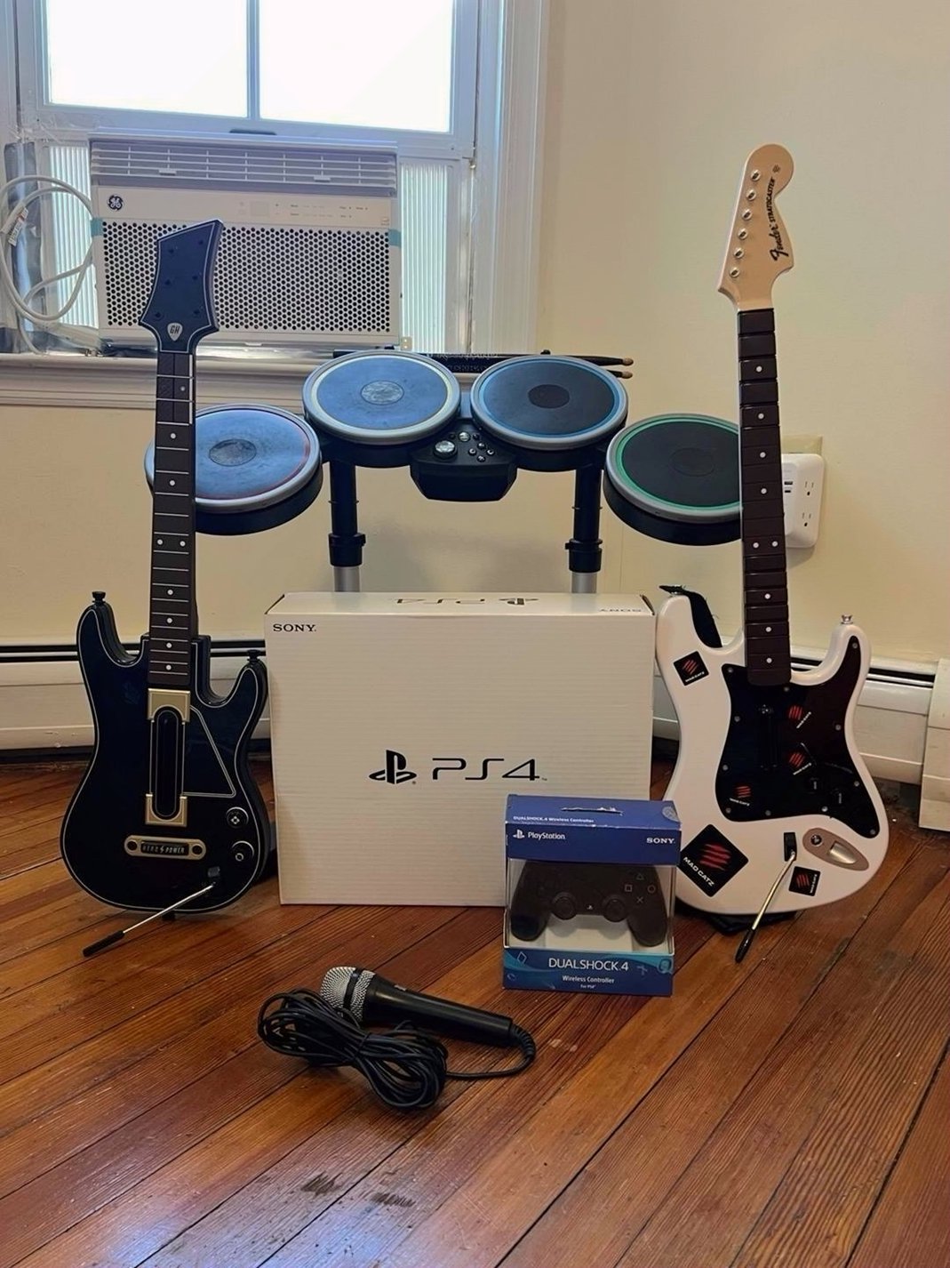 Rock Band 4 Bundle PS4 Wireless Fender Guitar Drums Mic Console - Used image 3