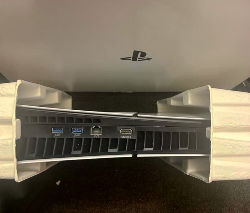 Sony PlayStation 5 Slim 1TB Black - Used image 2