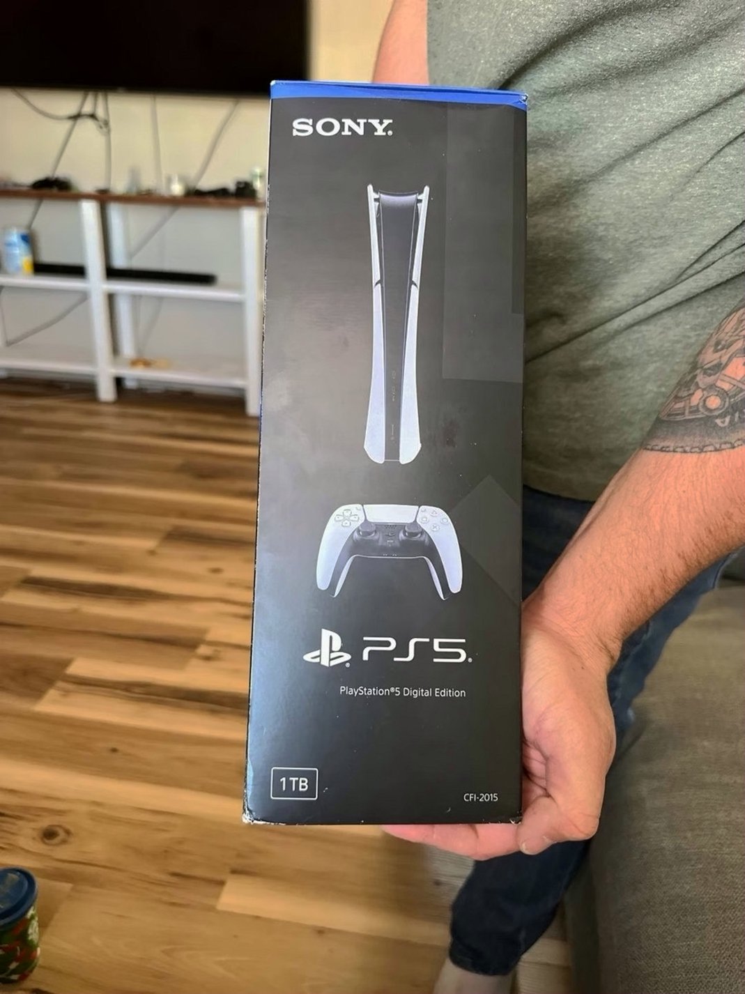 Sony PlayStation 5 Digital Edition 825GB White Unlocked - Used image 4